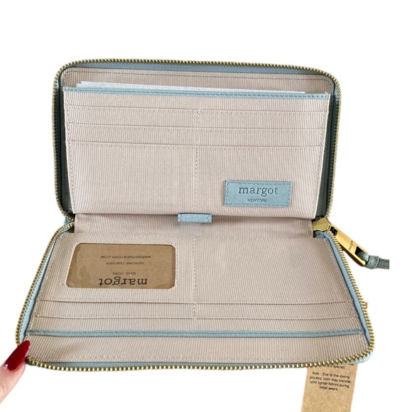 Margot New York Patty Envelope Leather Wristlet Strap Wallet NWT Light Blue - Picture 5 of 8